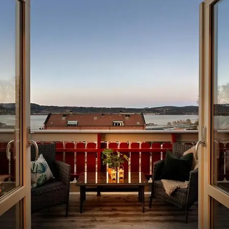 Sea View Apartment *